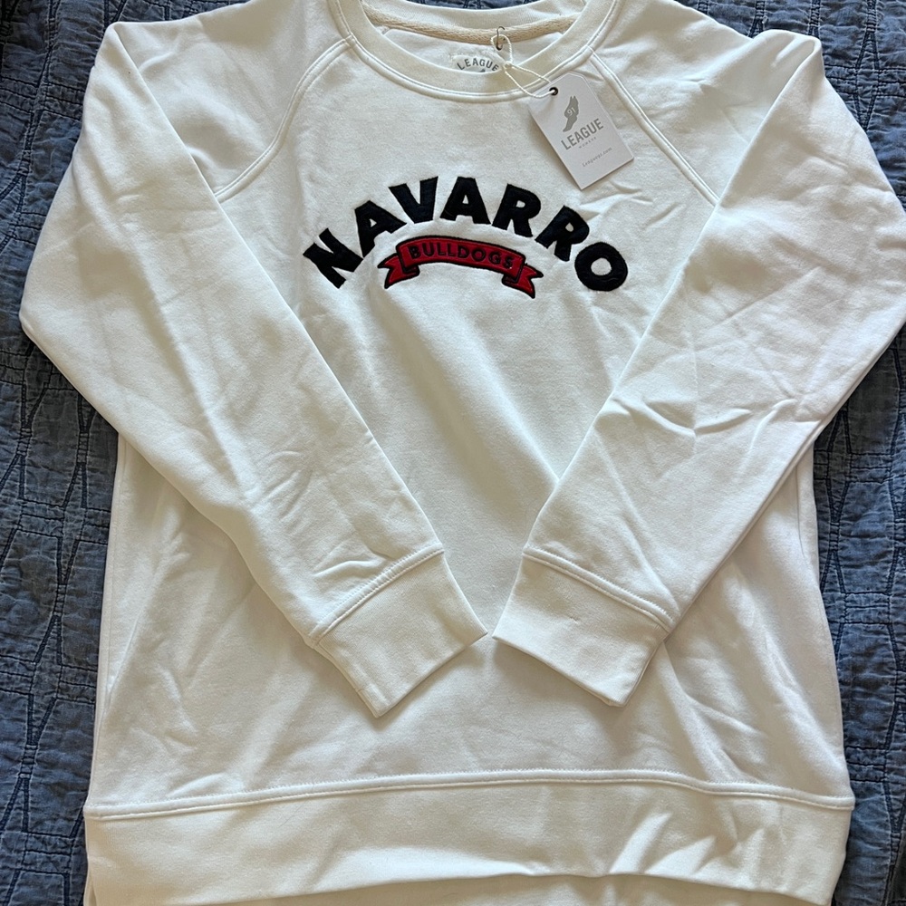 NWT White Navarro College Bulldogs Sweatshirt